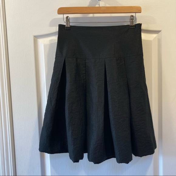 Club Monaco Pleated black skirt Size 6 - Picture 1 of 4